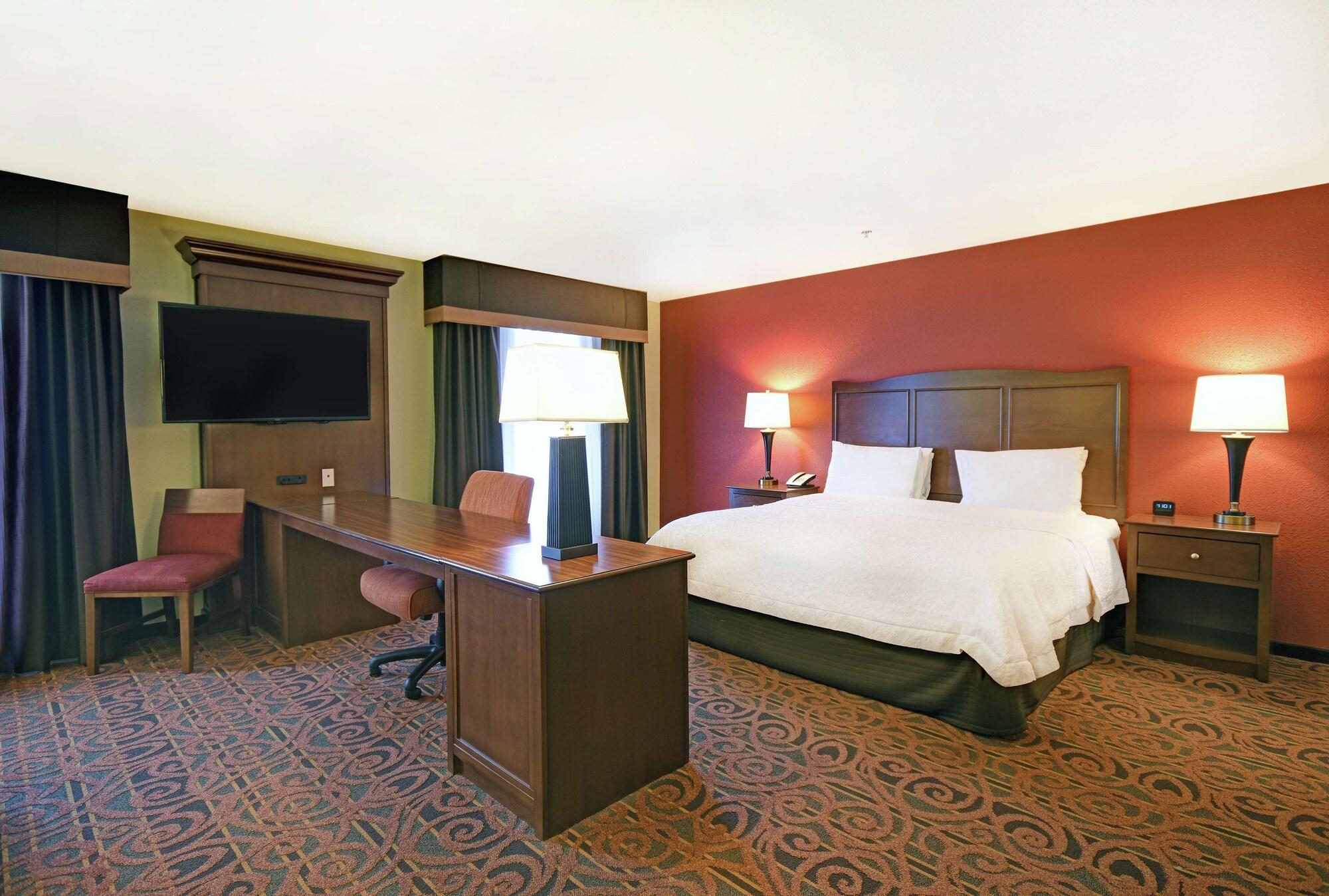 Hampton Inn & Suites Milwaukee/Franklin Franklin  Exterior photo