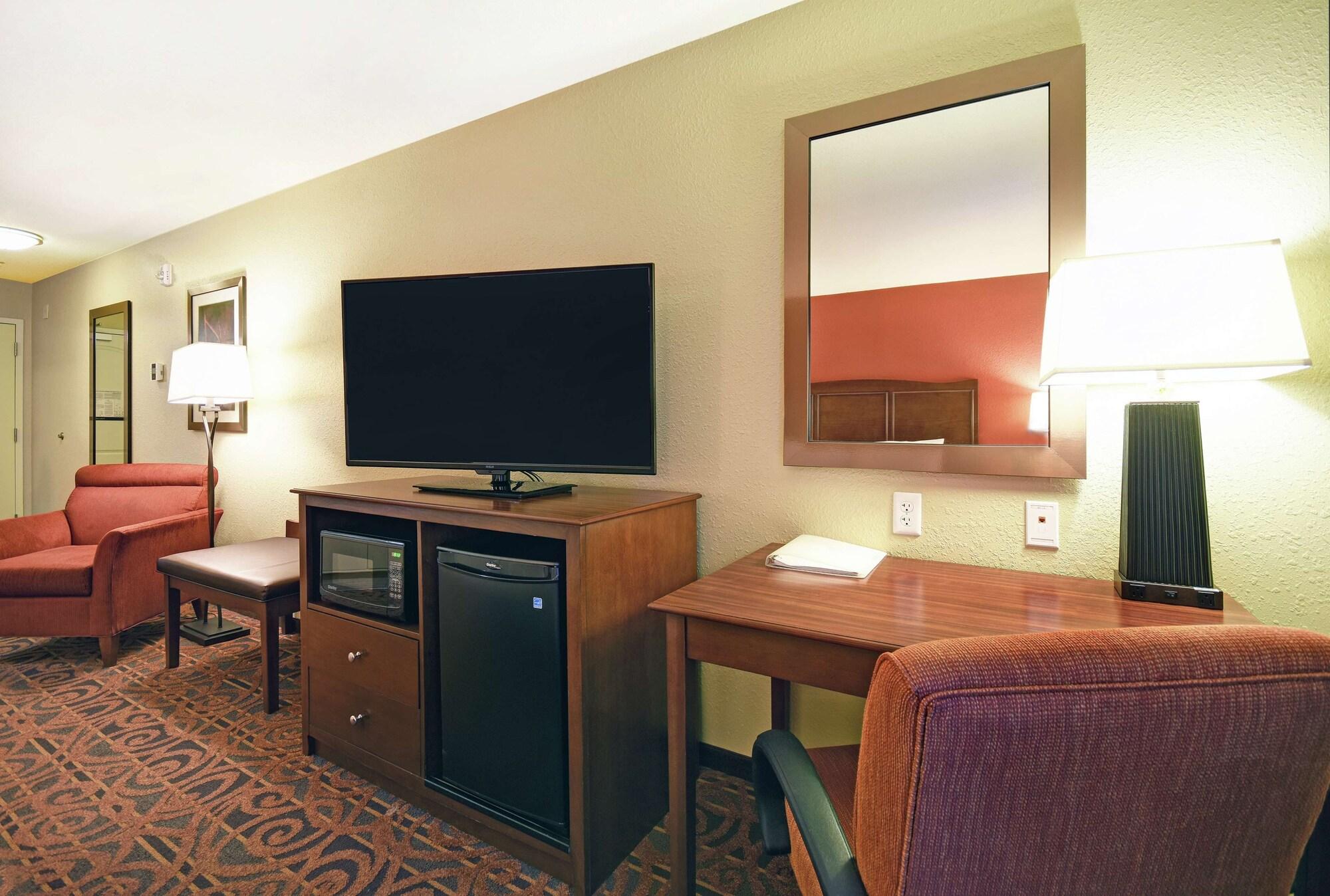 Hampton Inn & Suites Milwaukee/Franklin Franklin  Exterior photo